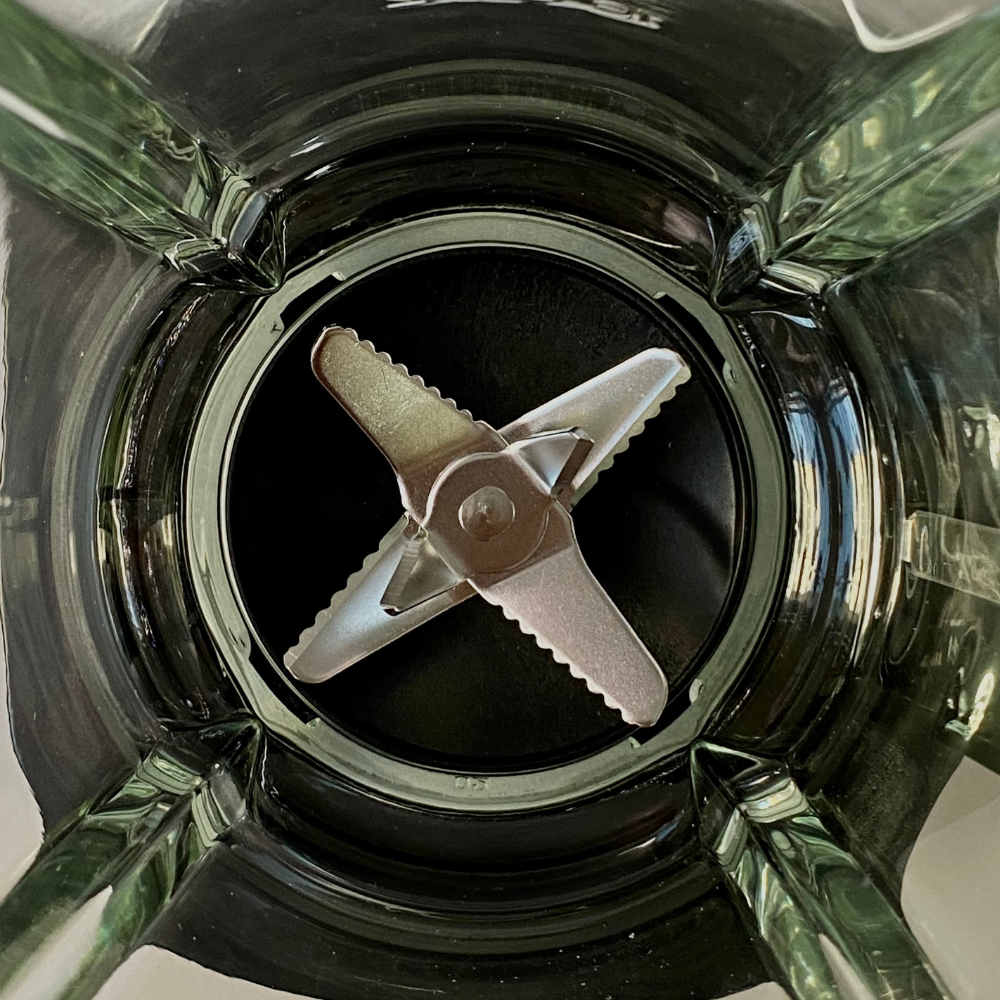 ΜΠΛΕΝΤΕΡ ΓΙΑ SMOOTHIES ΜΕ ΓΥΑΛΙΝΗ ΚΑΝΑΤΑ 1.75LT 1400W BL-415 INOX